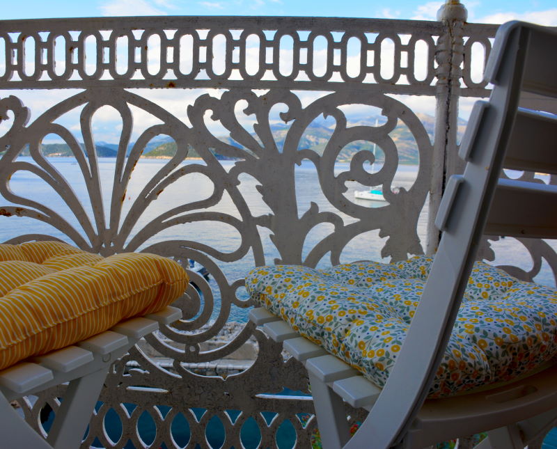 balcony mada